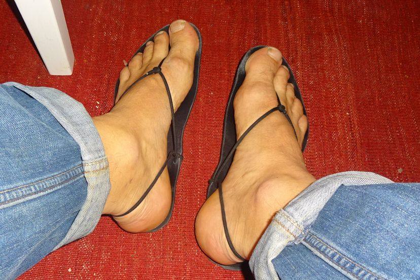 Bild der Genialen Sandale an beiden Füßen