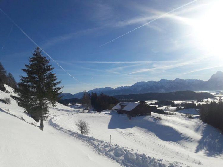 Schneelandschaft mit der Alpe Beichelstein