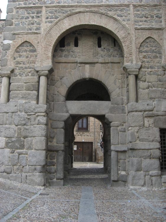  Puerta de Bisagra
