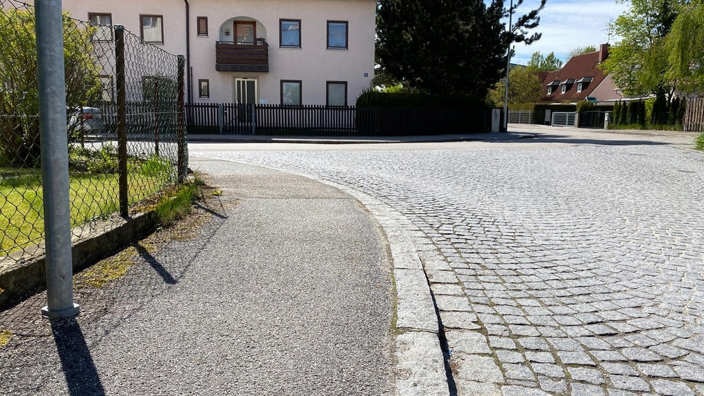 Bürgersteig und Kopfsteinpflaster in Erding